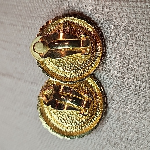 Vintage Anne Klein Gold-Tone Trimmed Faux Pearl Clip-On Earrings - Picture 4 of 7